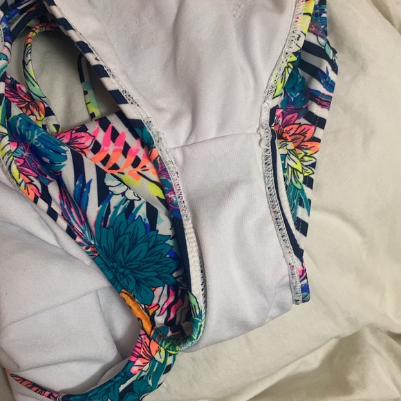 Girls One Piece Bathing Suit / Swimsuit - Picture 5 of 6